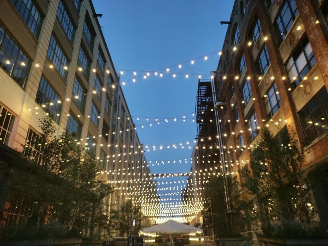 Industry City Courtyard 1/2 photo 4