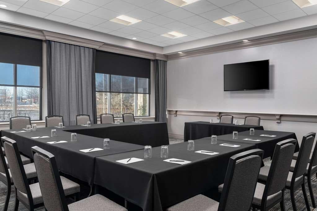 Hilton Philadelphia City Avenue photo 6
