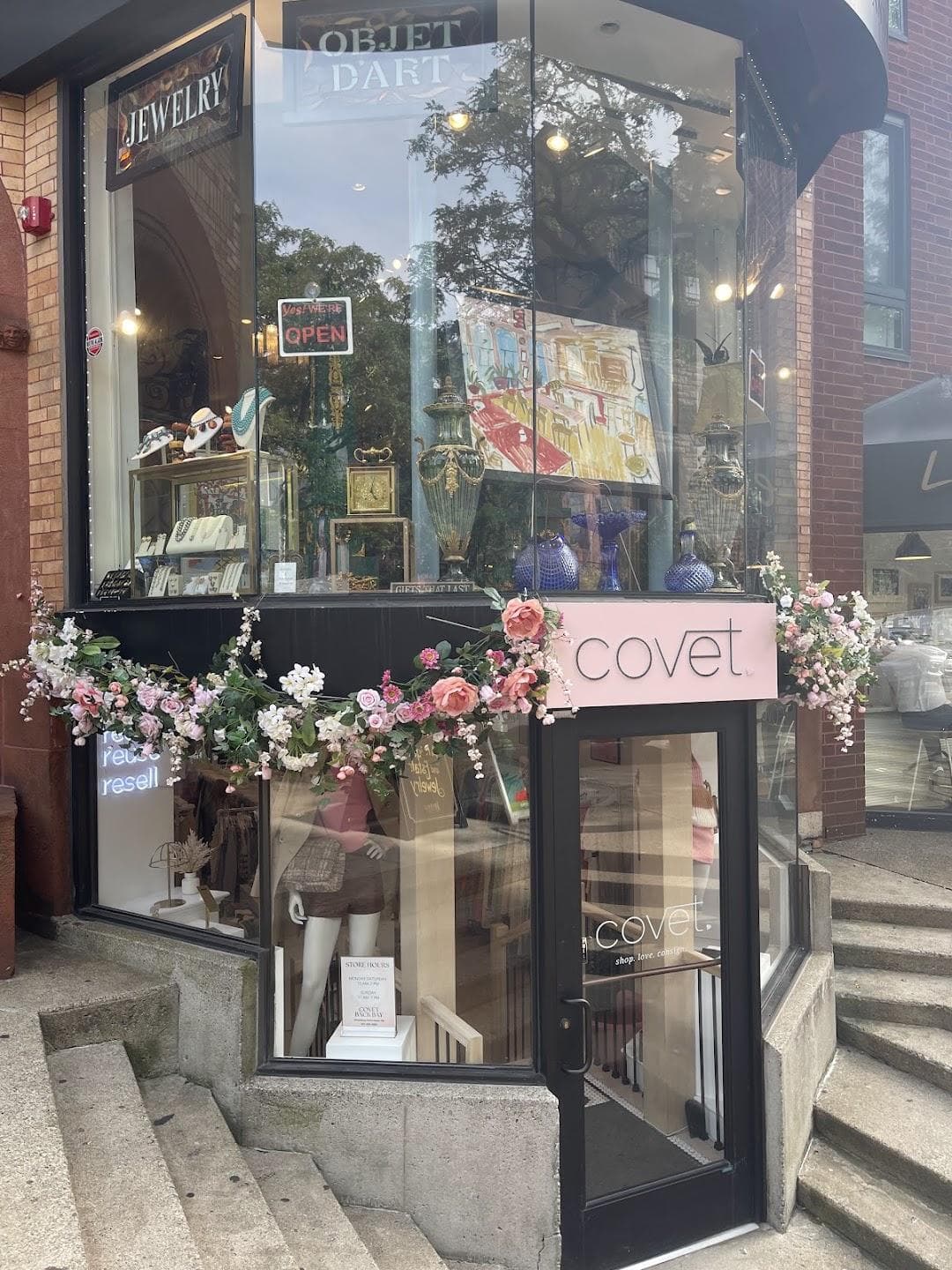 Covet photo 4
