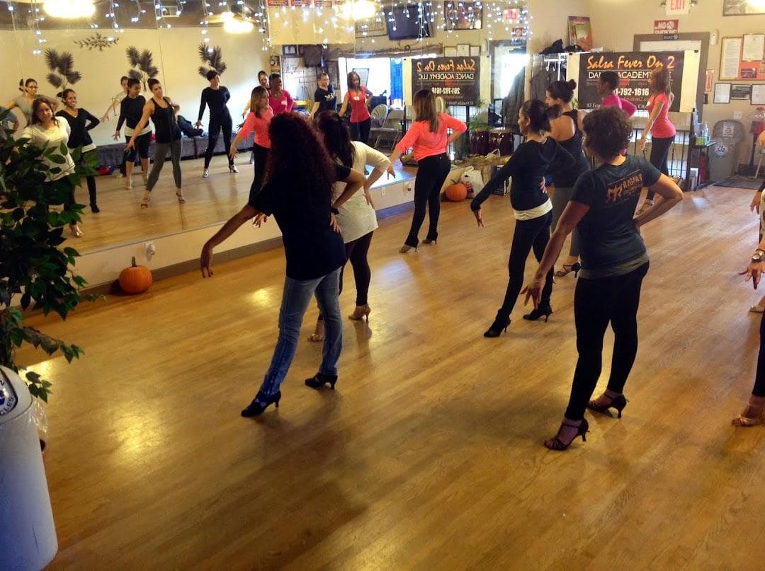 Salsa Fever On 2 Dance Academy photo 1