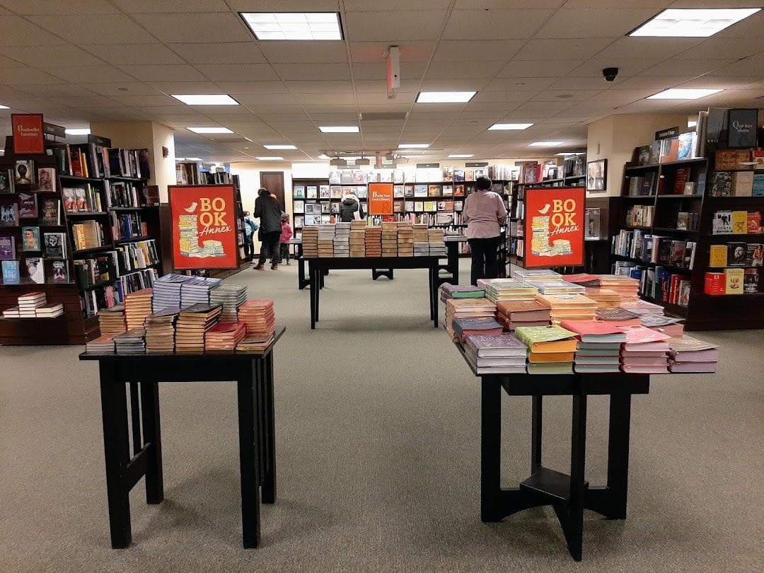 Barnes & Noble photo 6