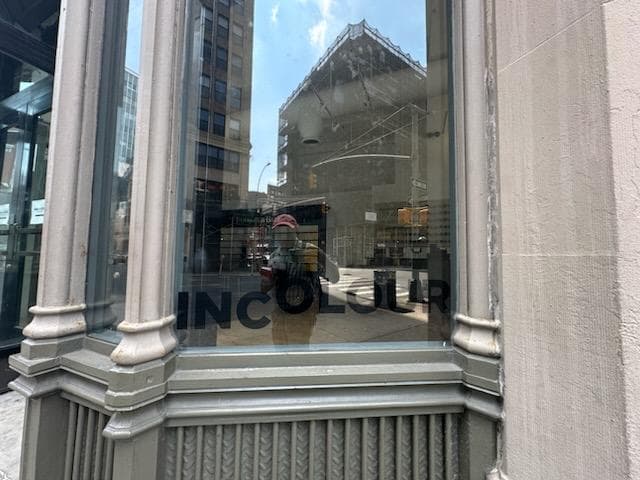 WINDOW | Anton Kern Gallery photo 6