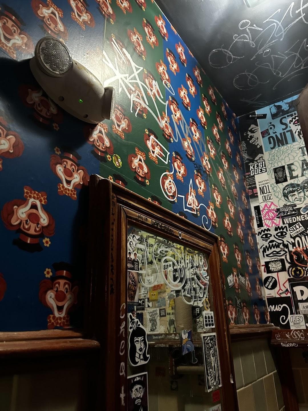 Neon Clown Dream Lounge photo 3