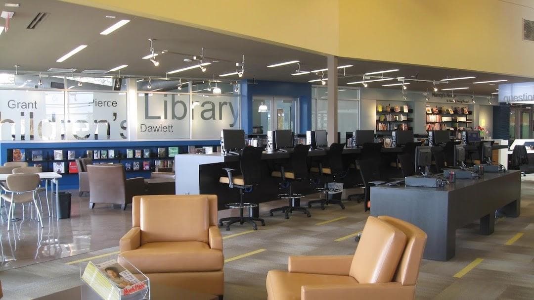 Lake Travis Community Library photo 3