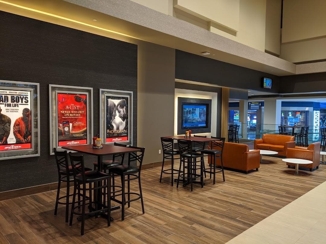 AMC DINE-IN Fashion District 8 photo 2