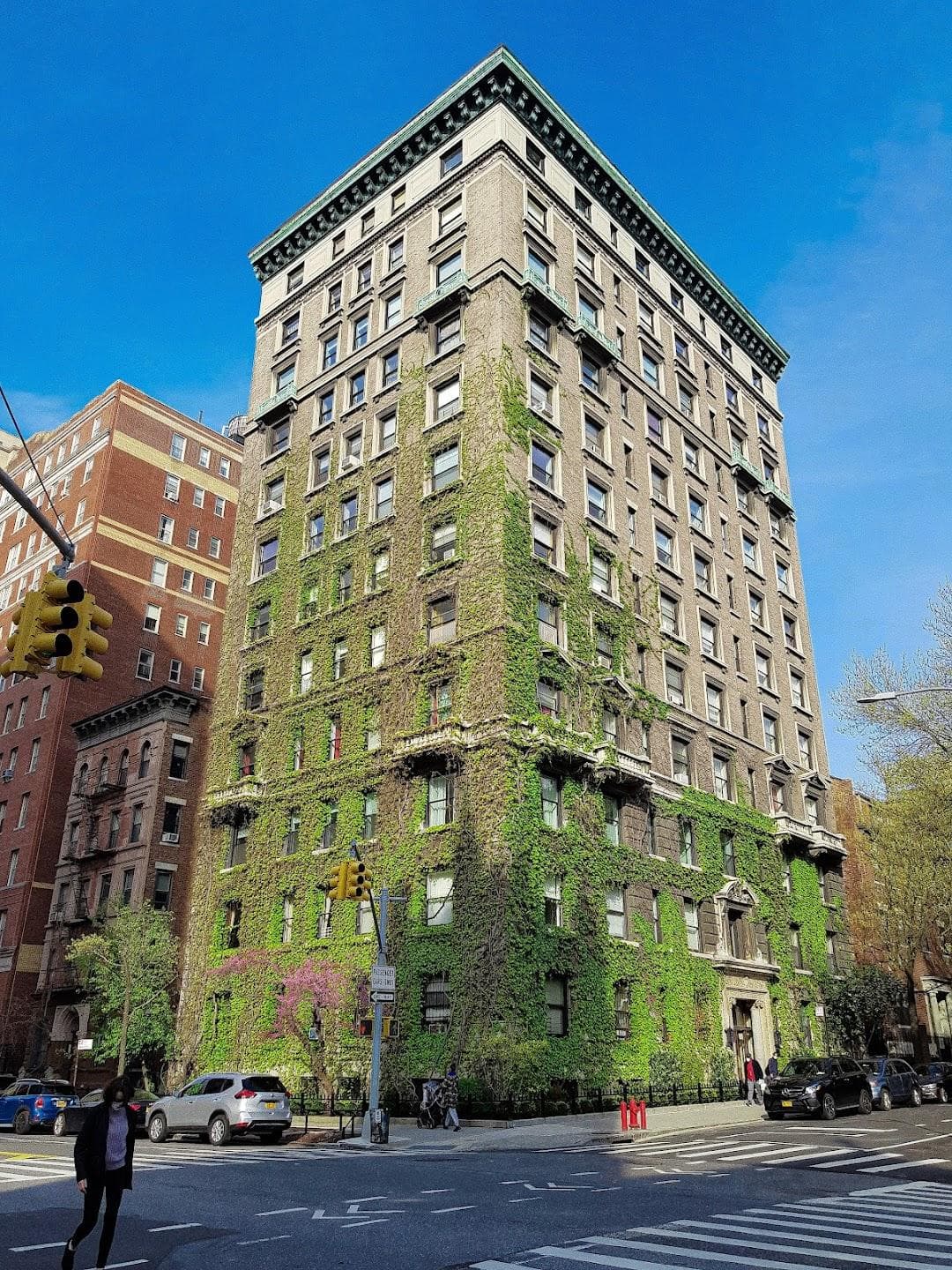 2nd Avenue photo 2