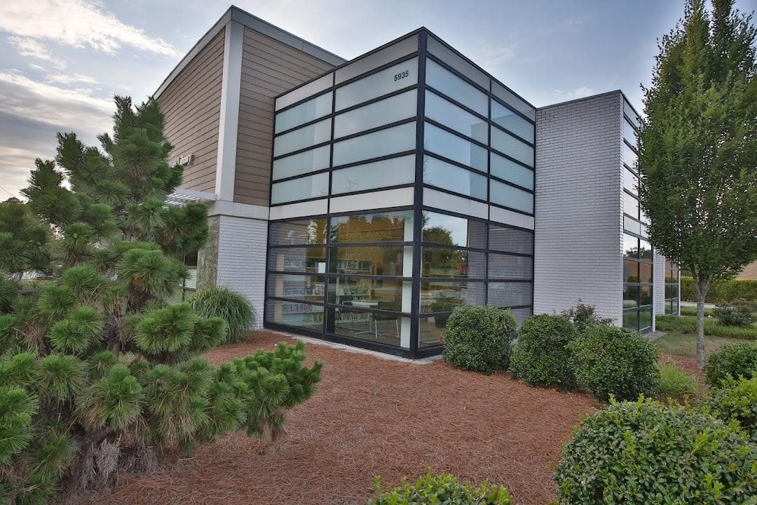 Charlotte Mecklenburg Library - Hickory Grove photo 6