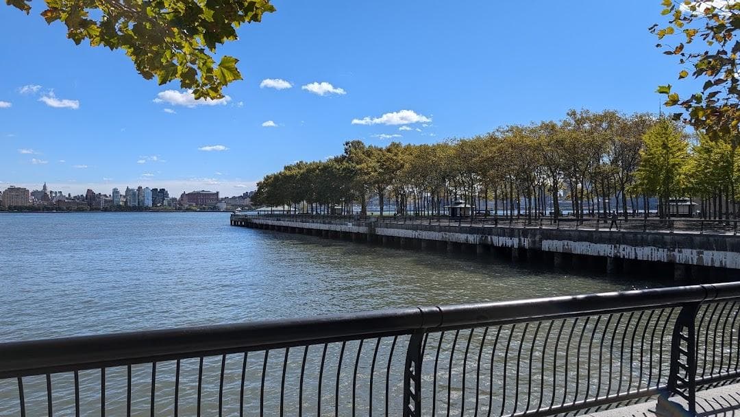 Hudson River Waterfront Walkway photo 2