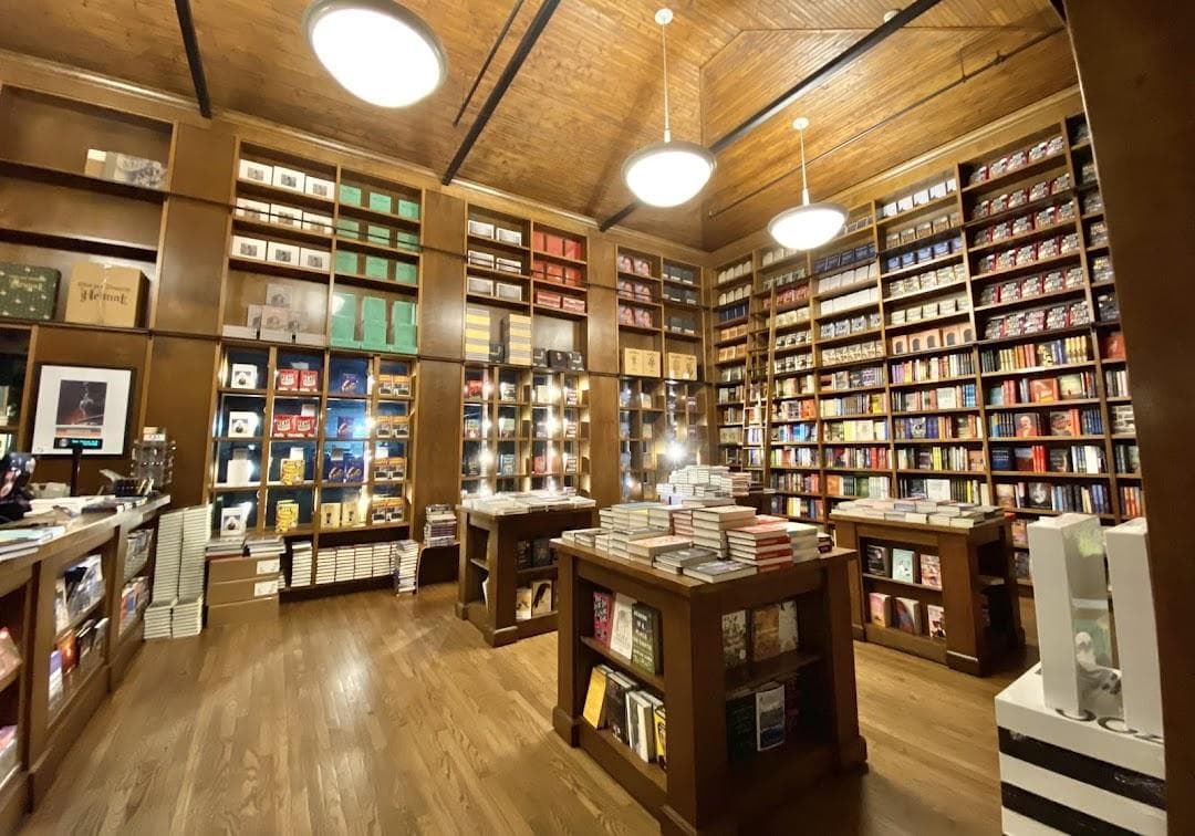 Books & Books photo 3