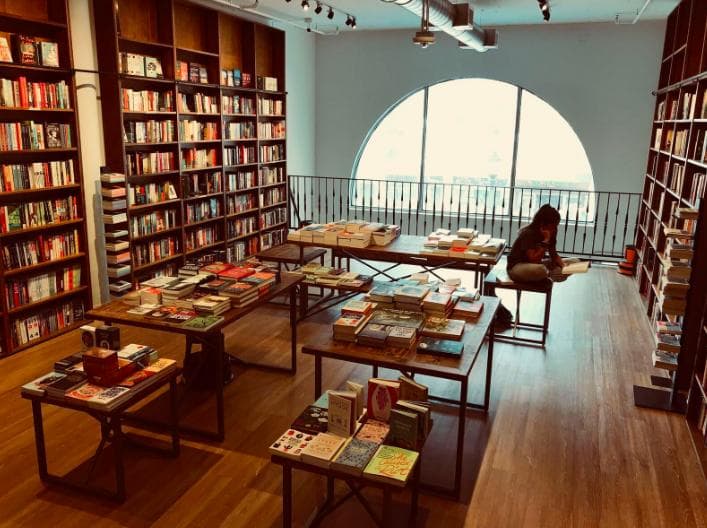 Books & Books photo 5