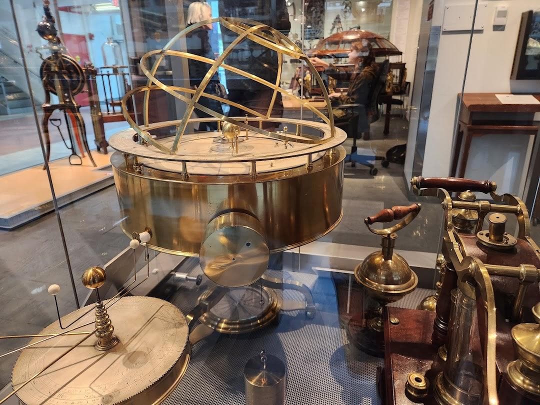 The Collection of Historical Scientific Instruments at the Putnam Gallery photo 4