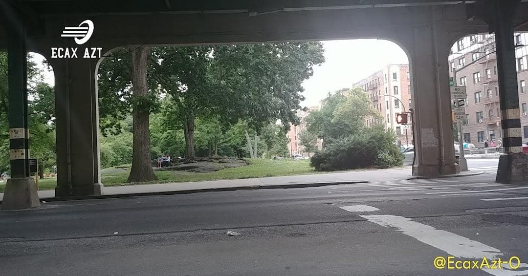 Pelham Parkway photo 5