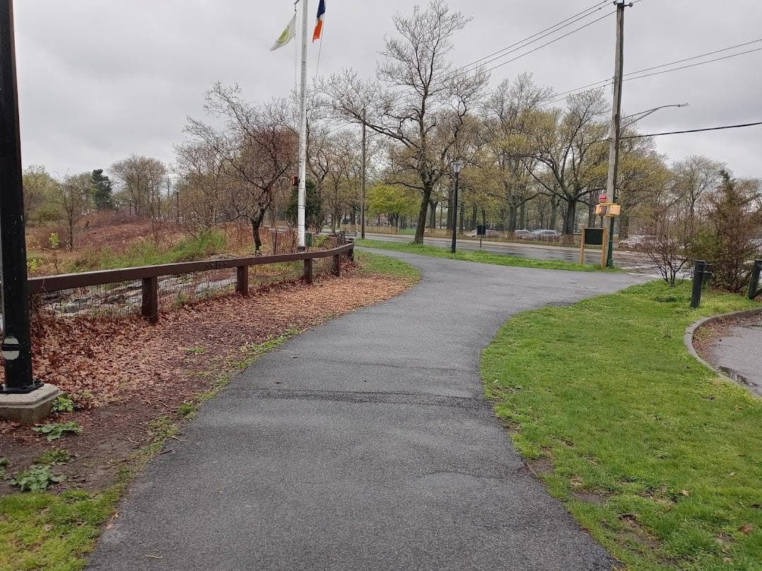 Brooklyn Marine Park - Parking Lot photo 5
