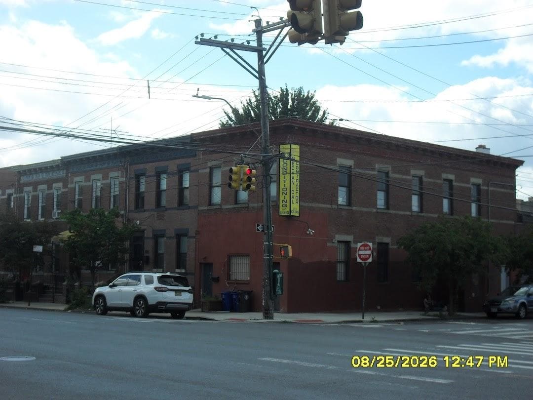 East Williamsburg photo 6