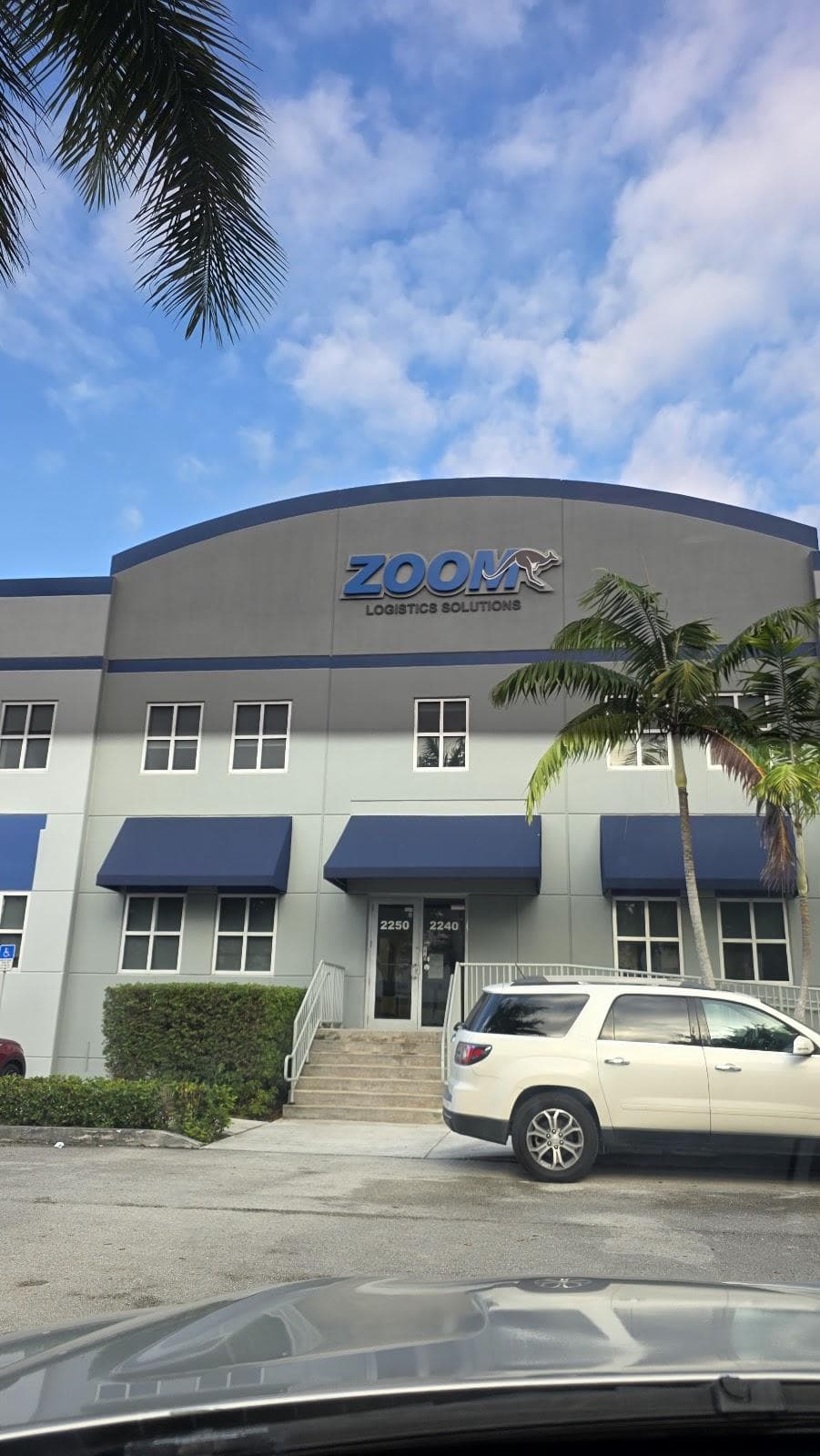 Zoom International Couriers Inc photo 1