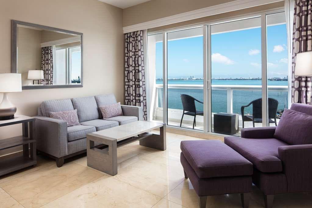 DoubleTree by Hilton Grand Hotel Biscayne Bay photo 4
