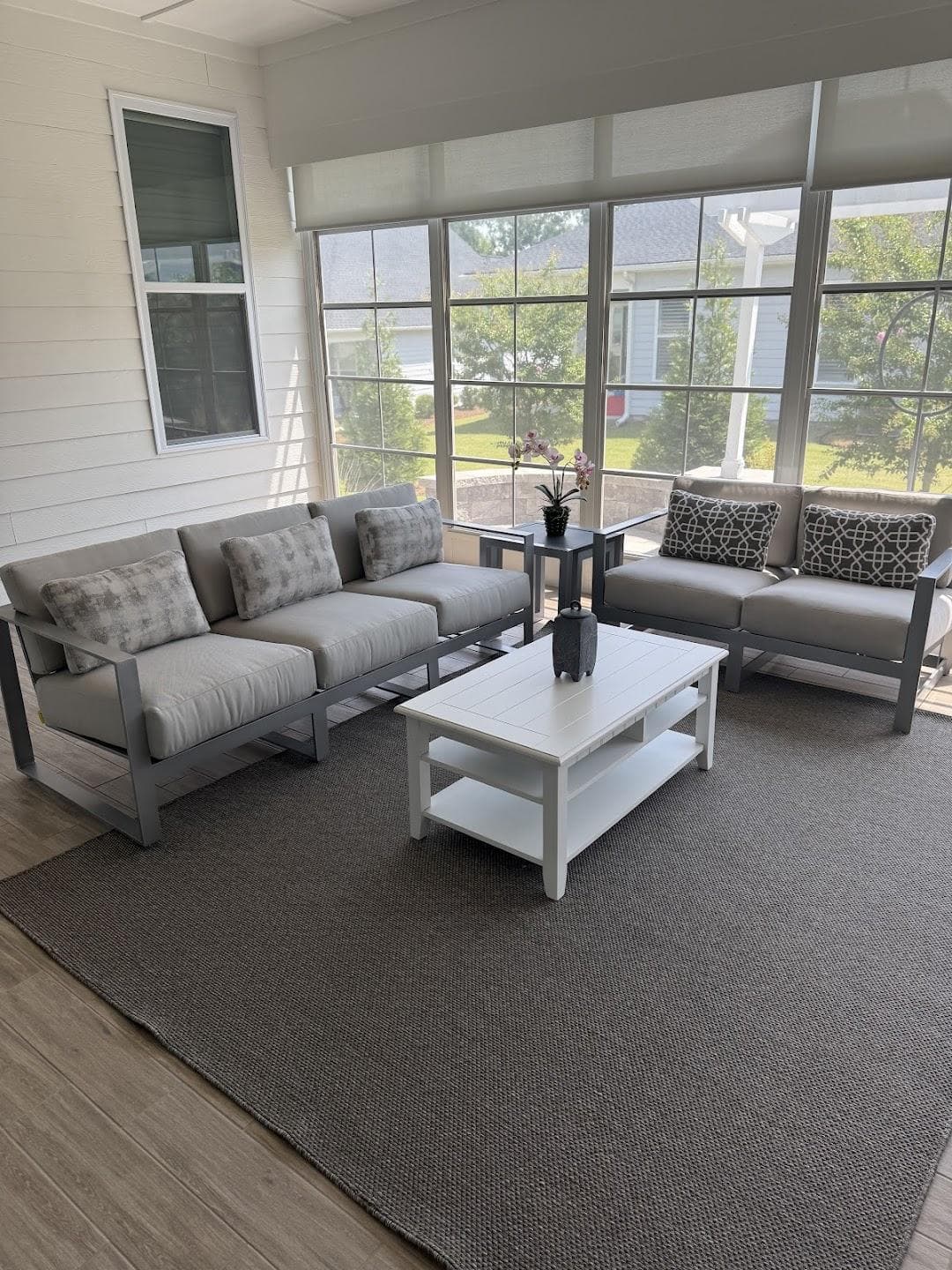 VIRIDIEN Patio + Fireplace photo 3
