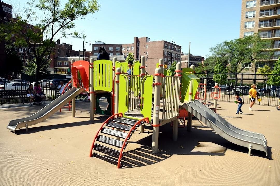 Bowne Playground photo 6