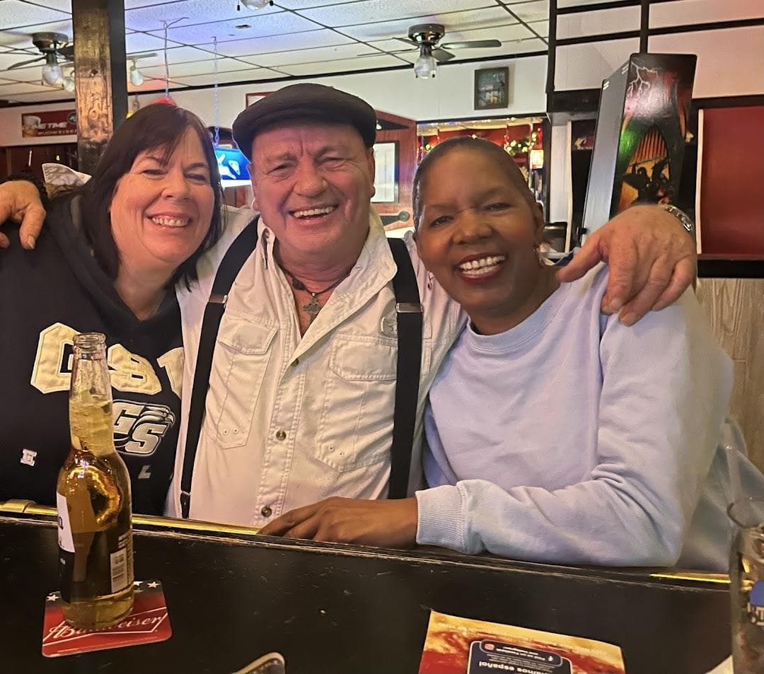 Checkers Cafe & Pub photo 2