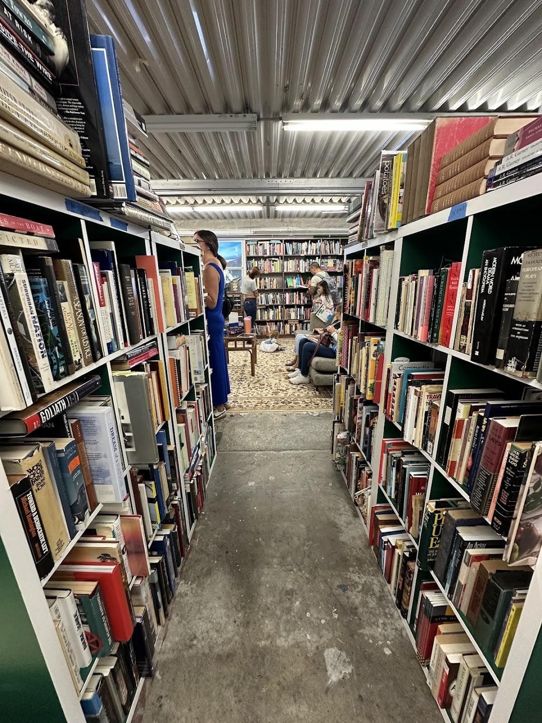 Bookleggers Library photo 6