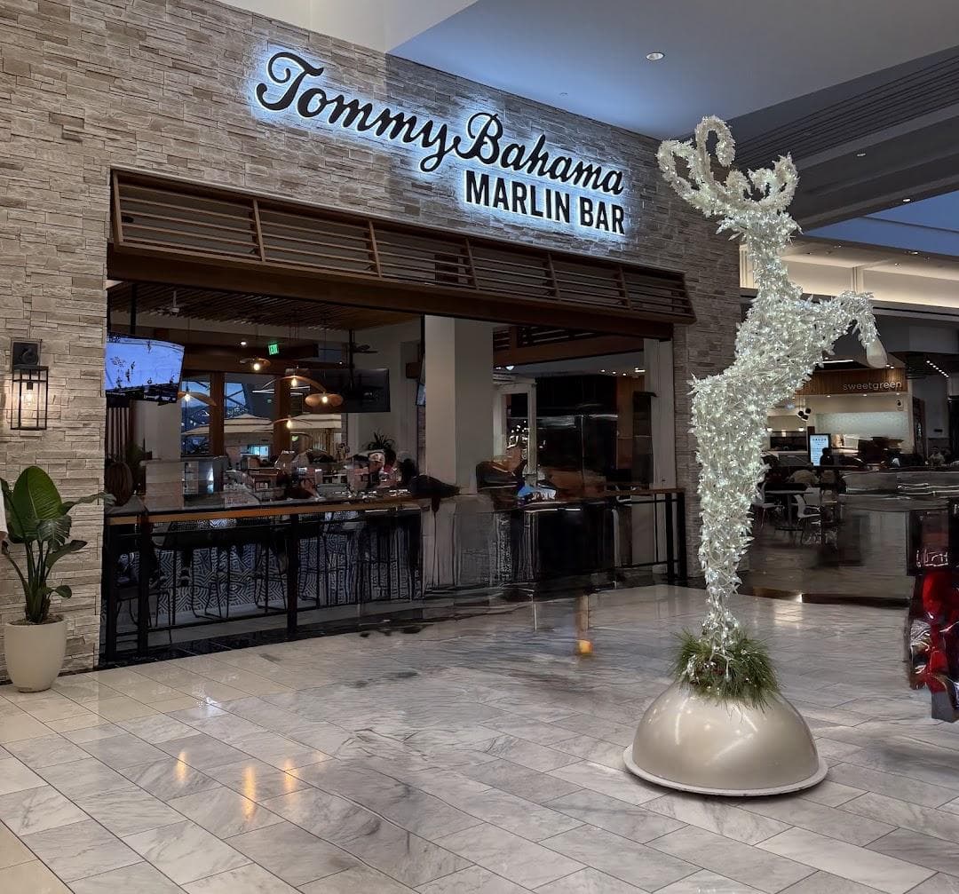 Tommy Bahama Marlin Bar photo 6
