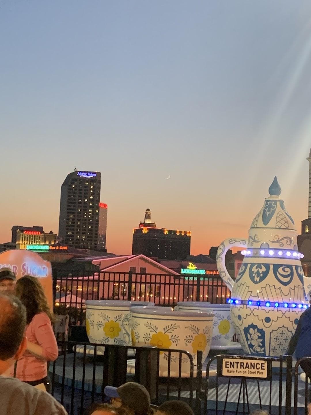 1000 Boardwalk photo 2