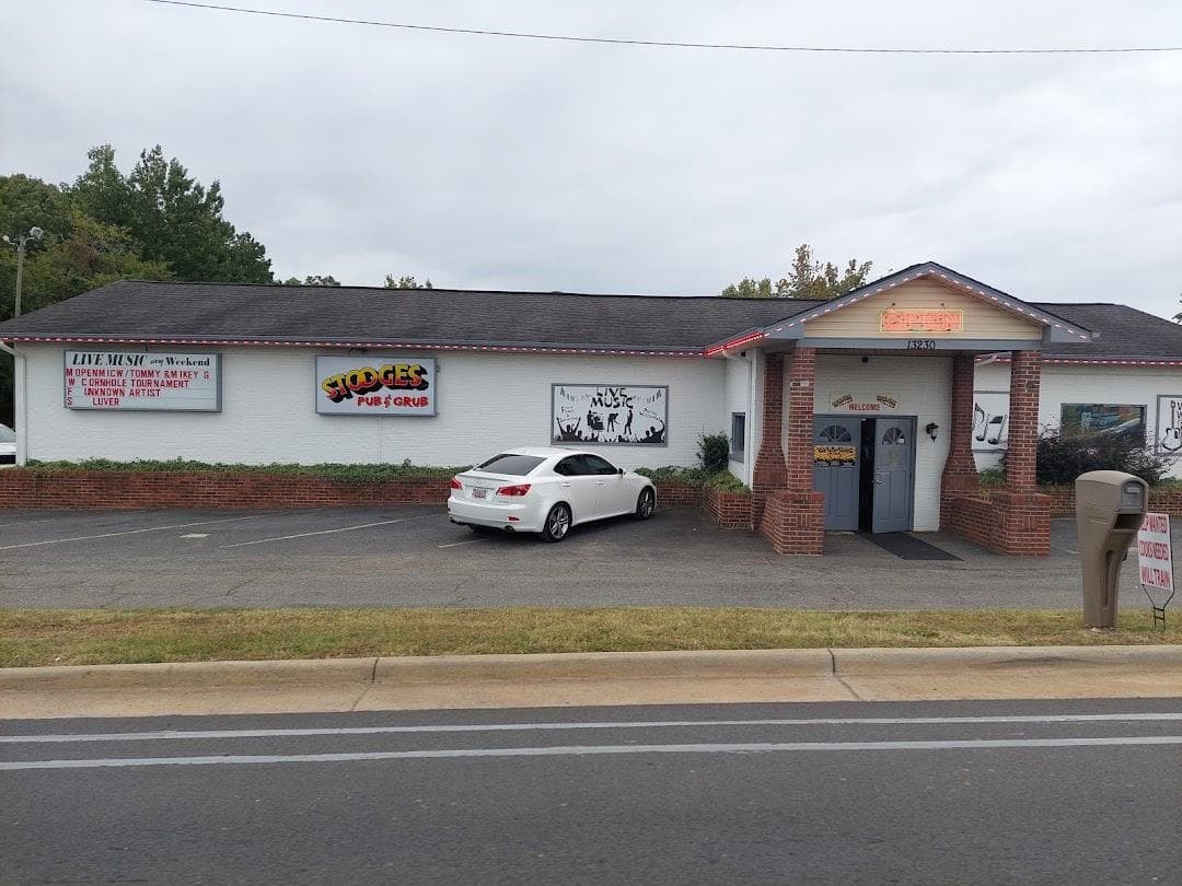Stooges Pub & Grub photo 2
