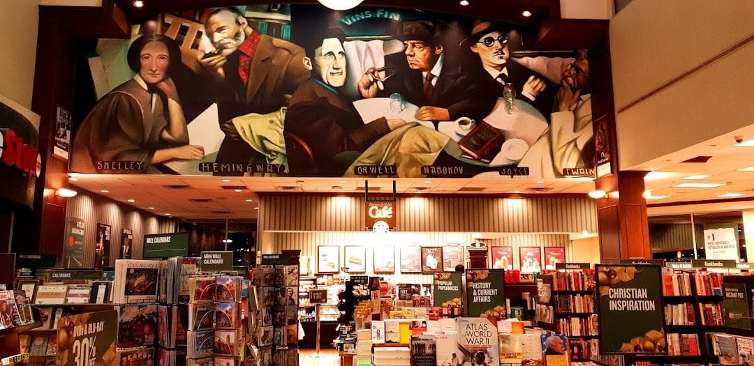 Barnes & Noble photo 3