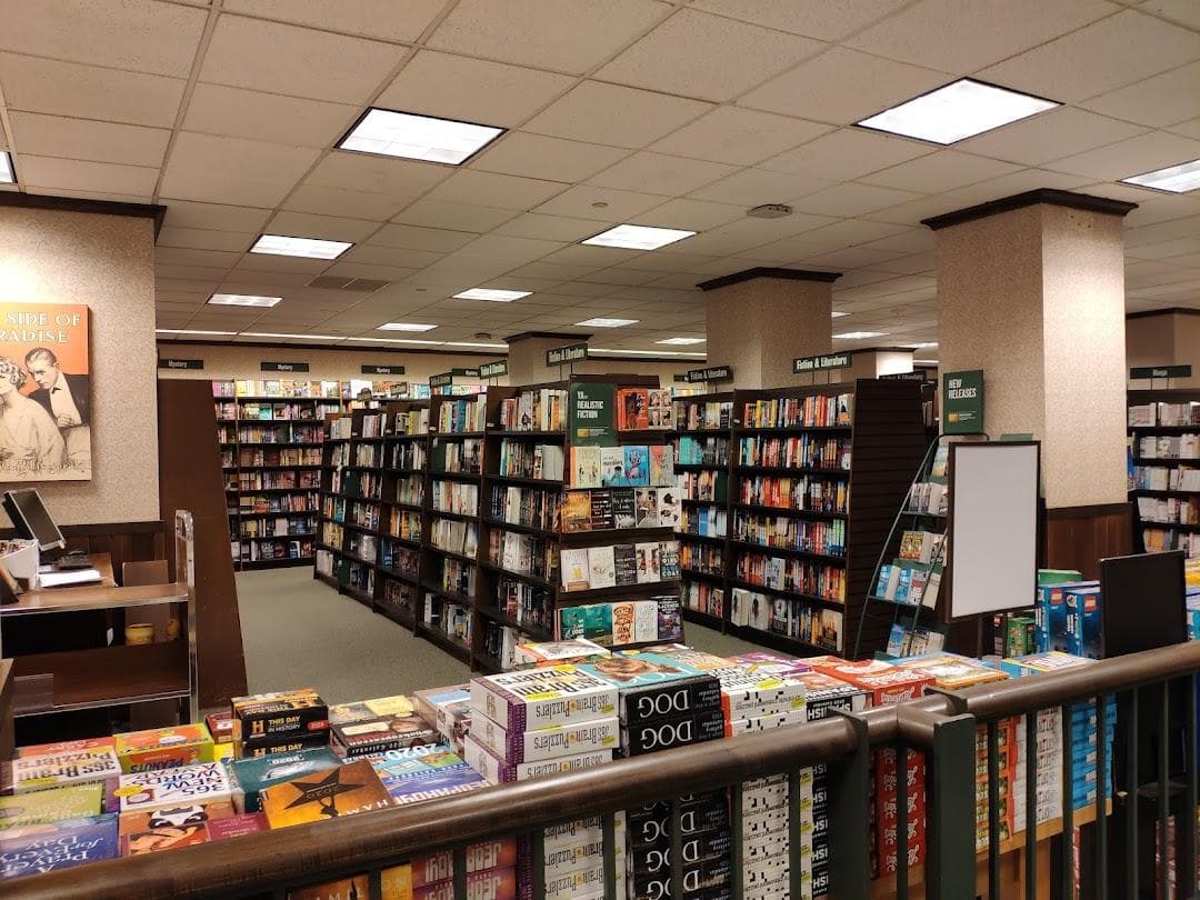 Barnes & Noble photo 2
