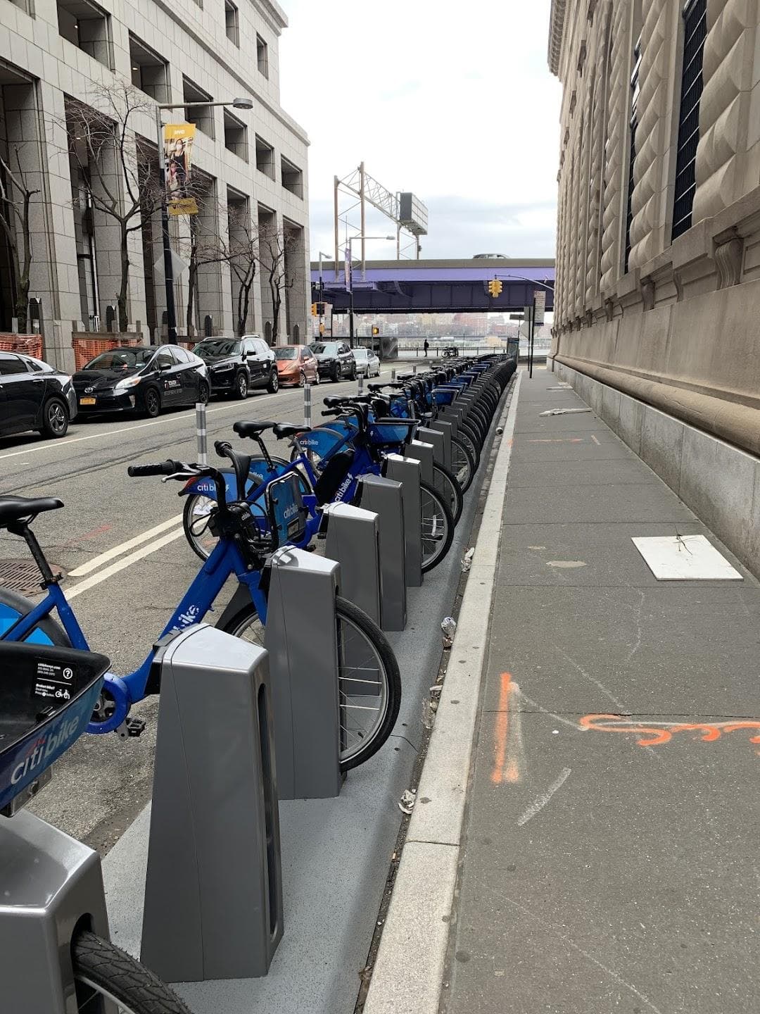 Citi Bike: Old Slip & South St photo 1