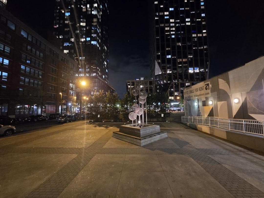 150 Bay Street photo 3