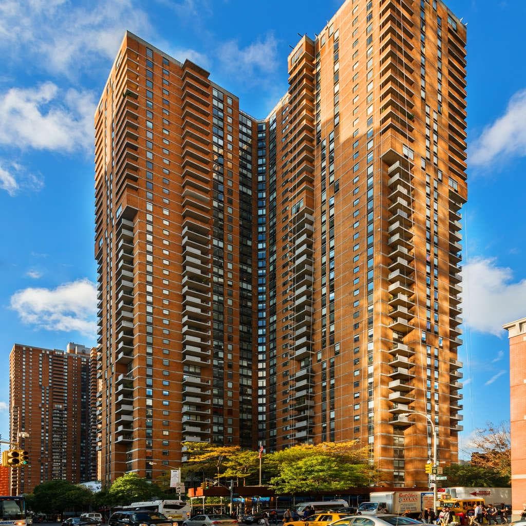 Manhattan Plaza photo 5
