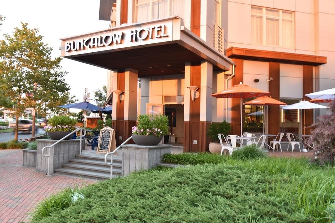 Bungalow Hotel photo 5