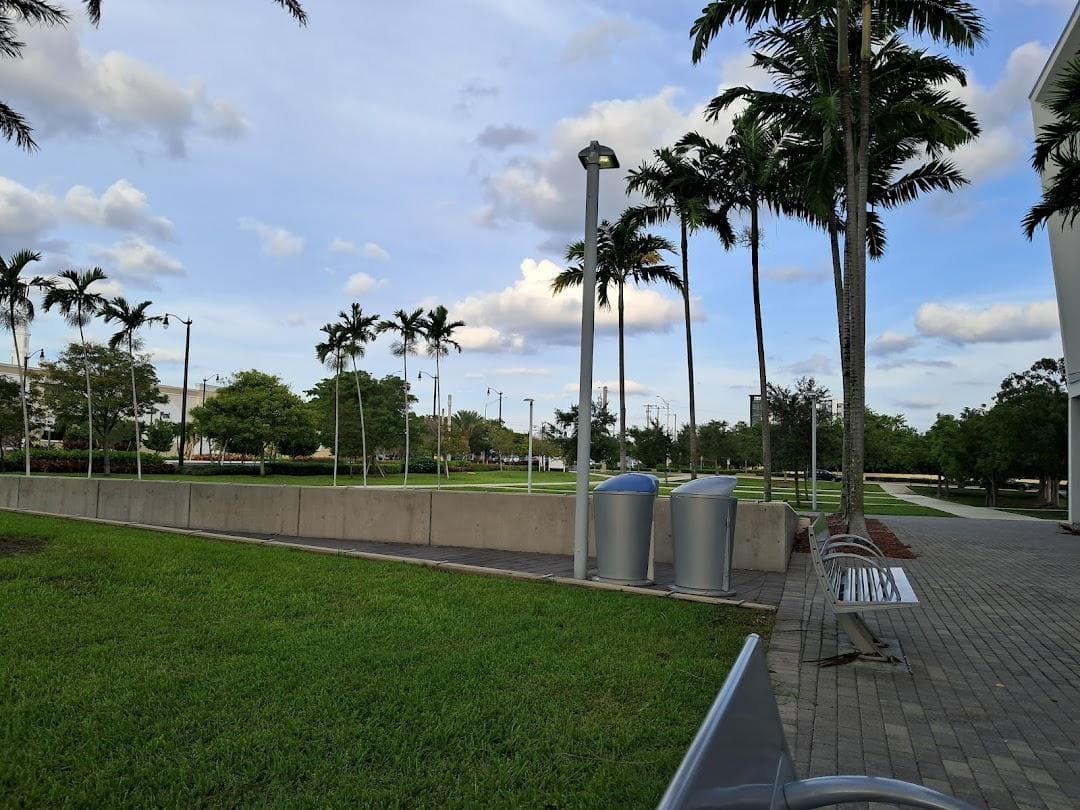 Pompano Beach Cultural Center photo 2