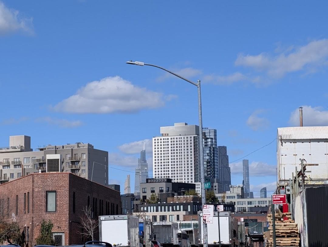 74 Wythe Ave photo 1