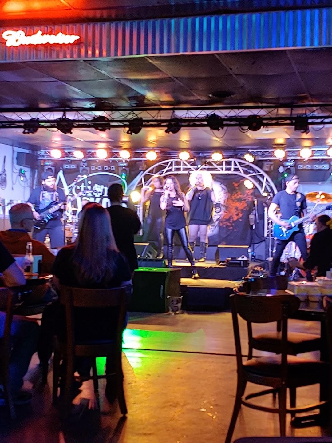 Stooges Pub & Grub photo 4