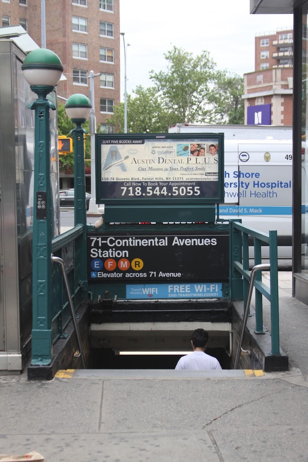 71 Av/Queens Blvd photo 5