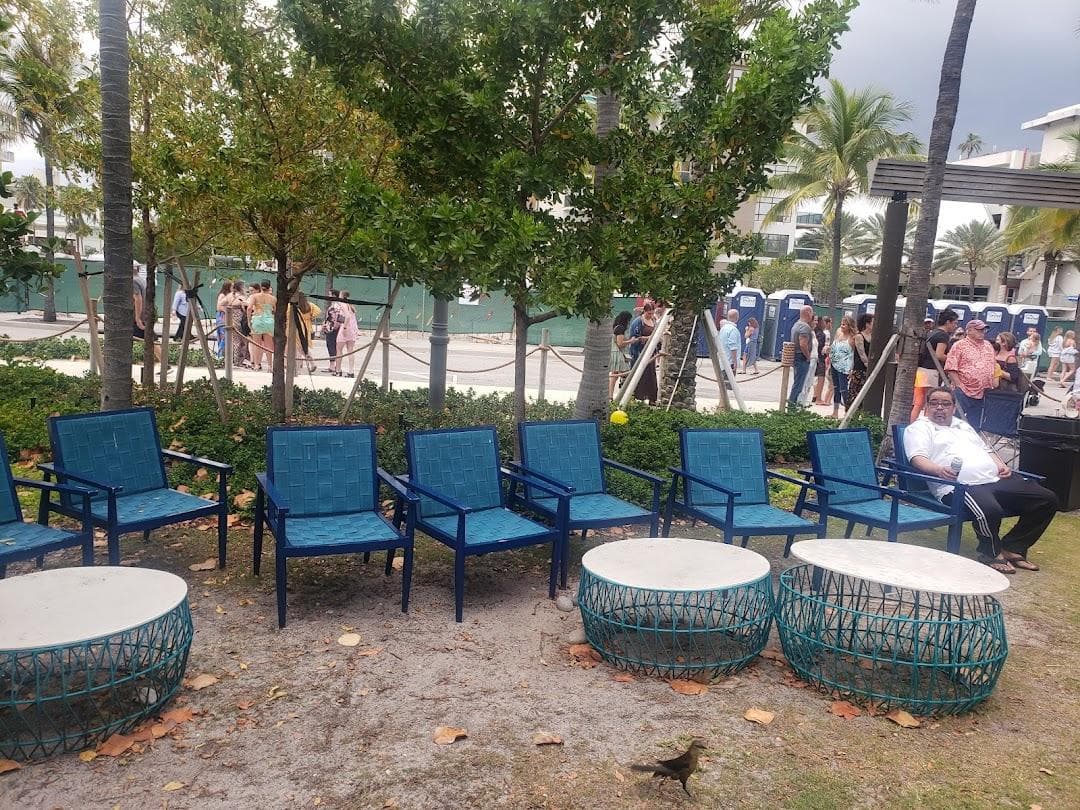 Lucky Fish Beach Bar + Grill photo 6