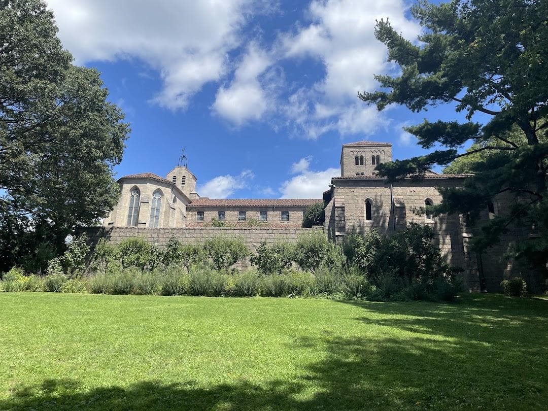 Cloisters Lawn photo 5
