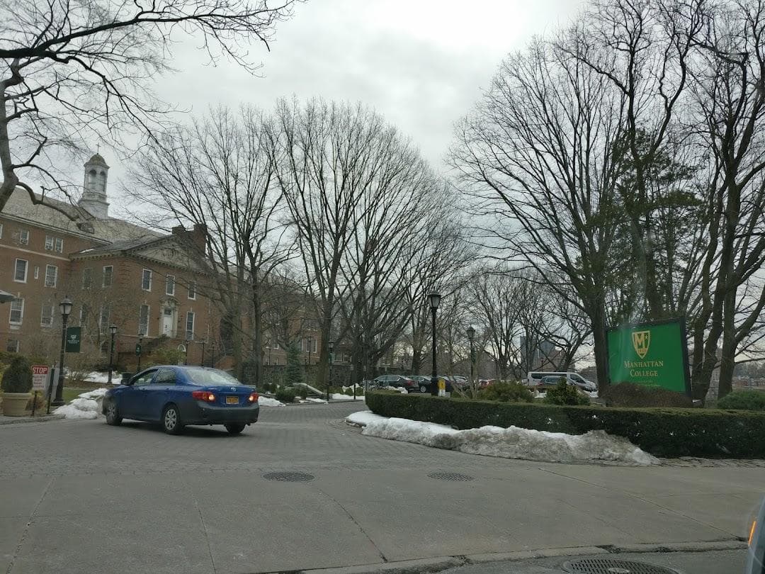 Manhattan University photo 3