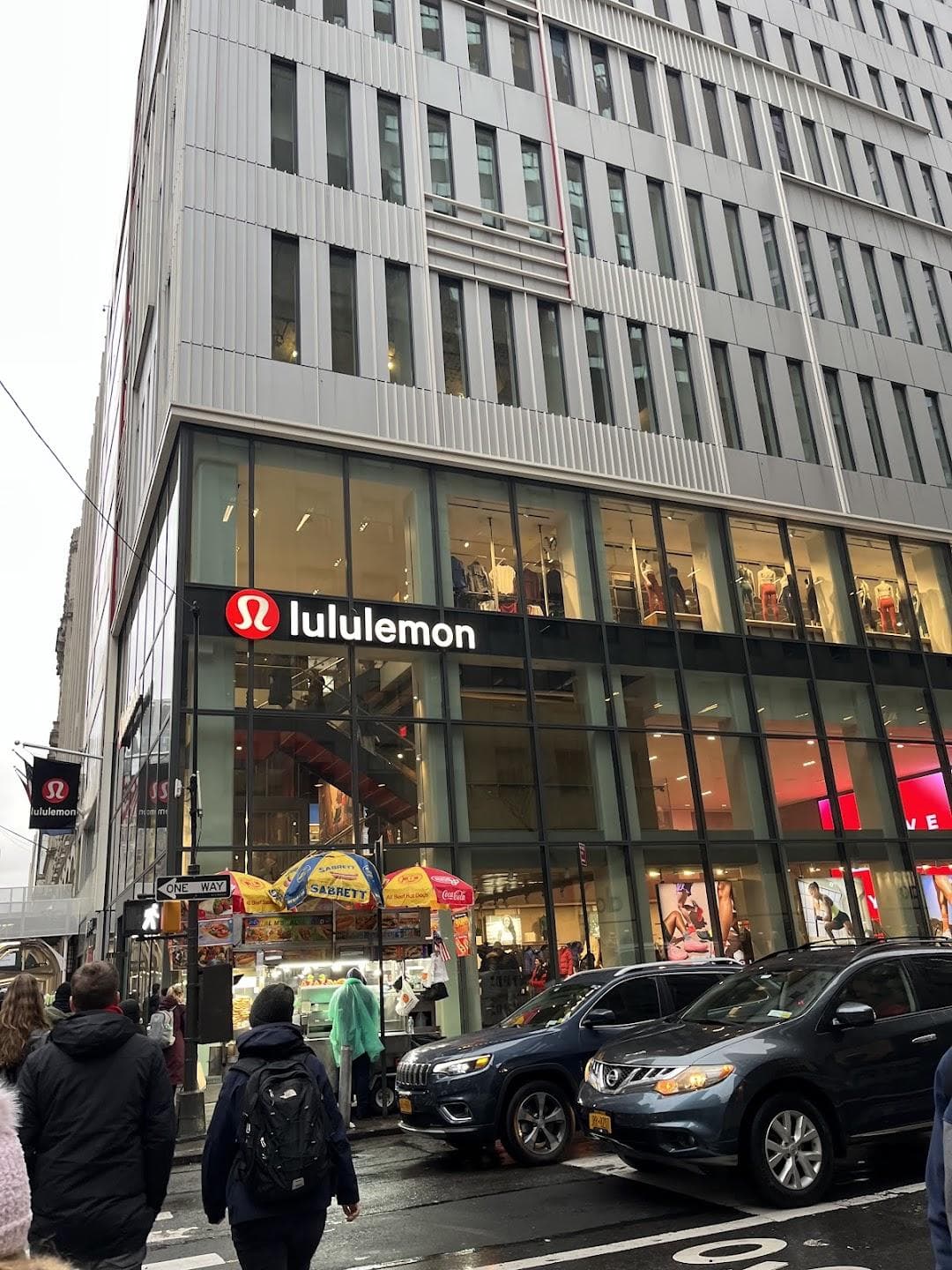 lululemon photo 3