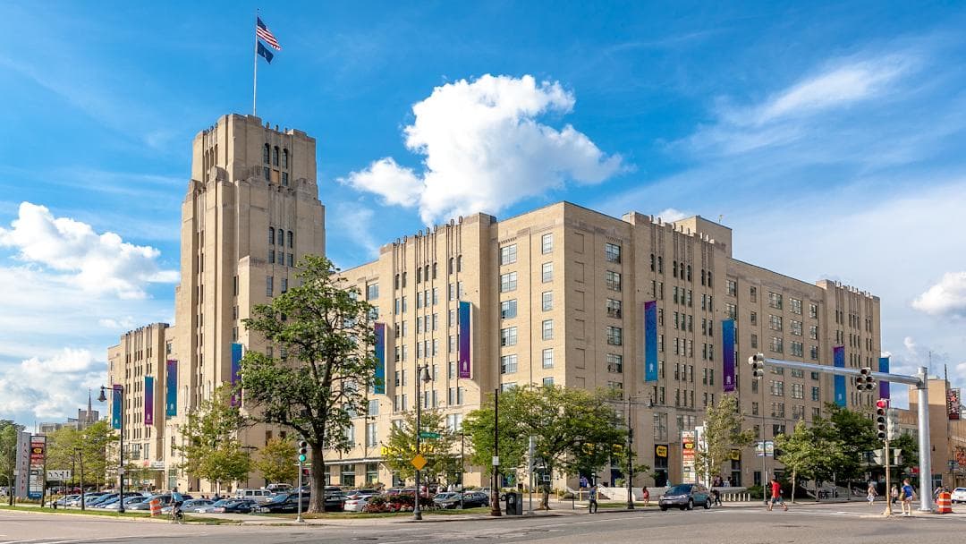 401 Park photo 4