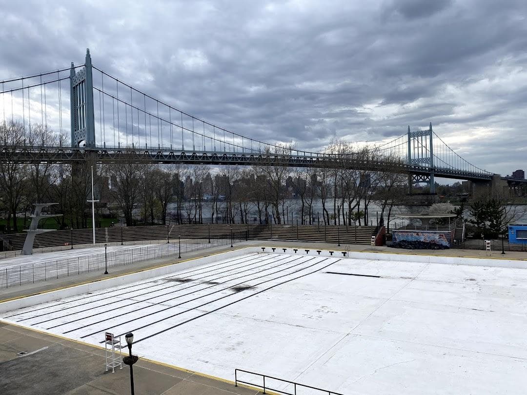 Astoria Pool photo 5