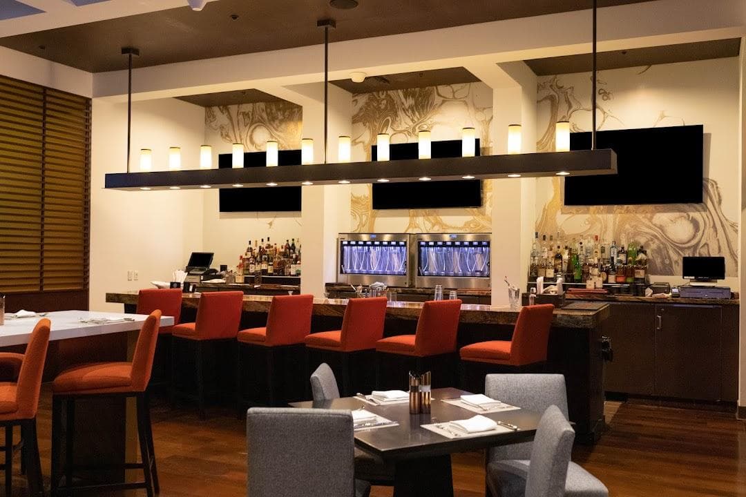 Met Cafe & Bar photo 5