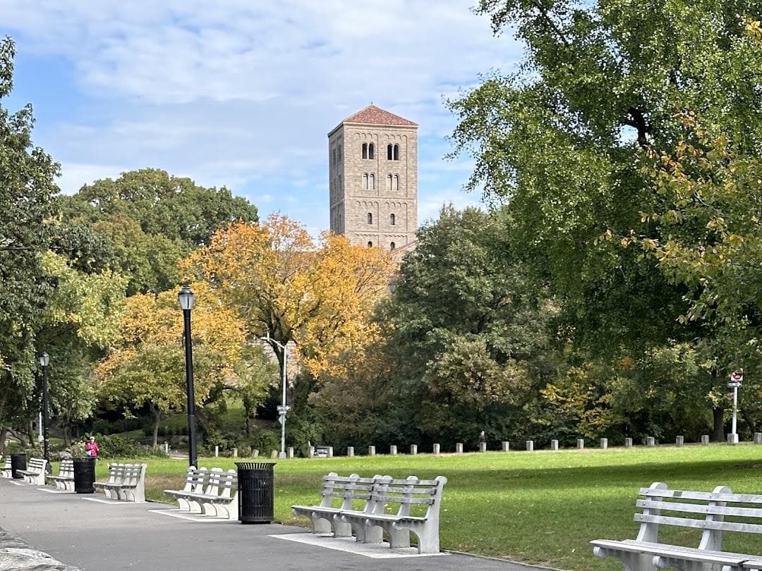 Cloisters Lawn photo 4