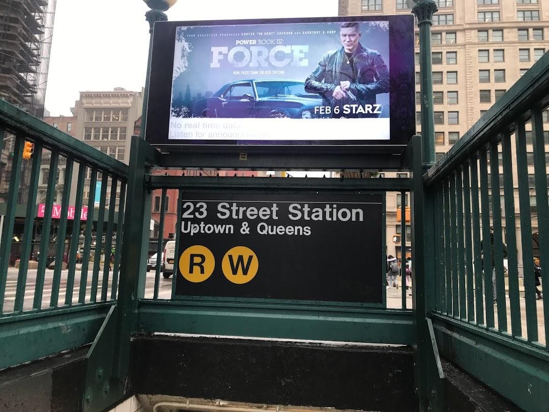 W 23 St/8 Av photo 4