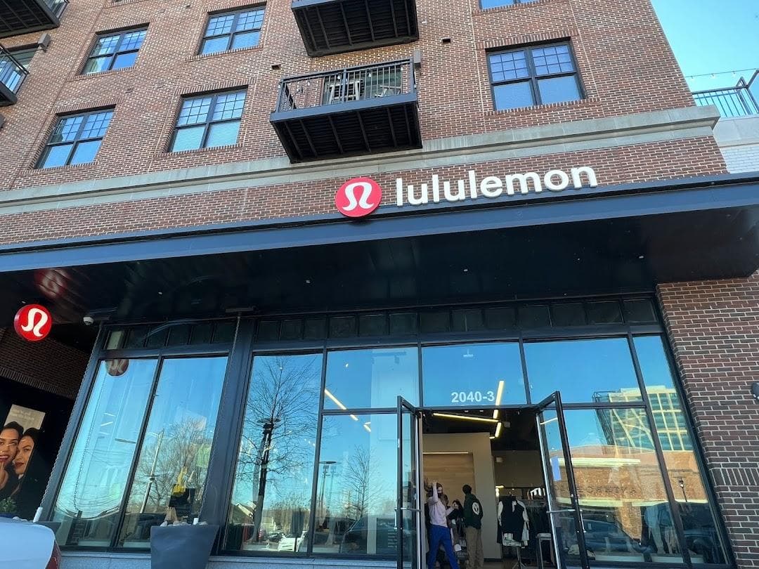 lululemon photo 3