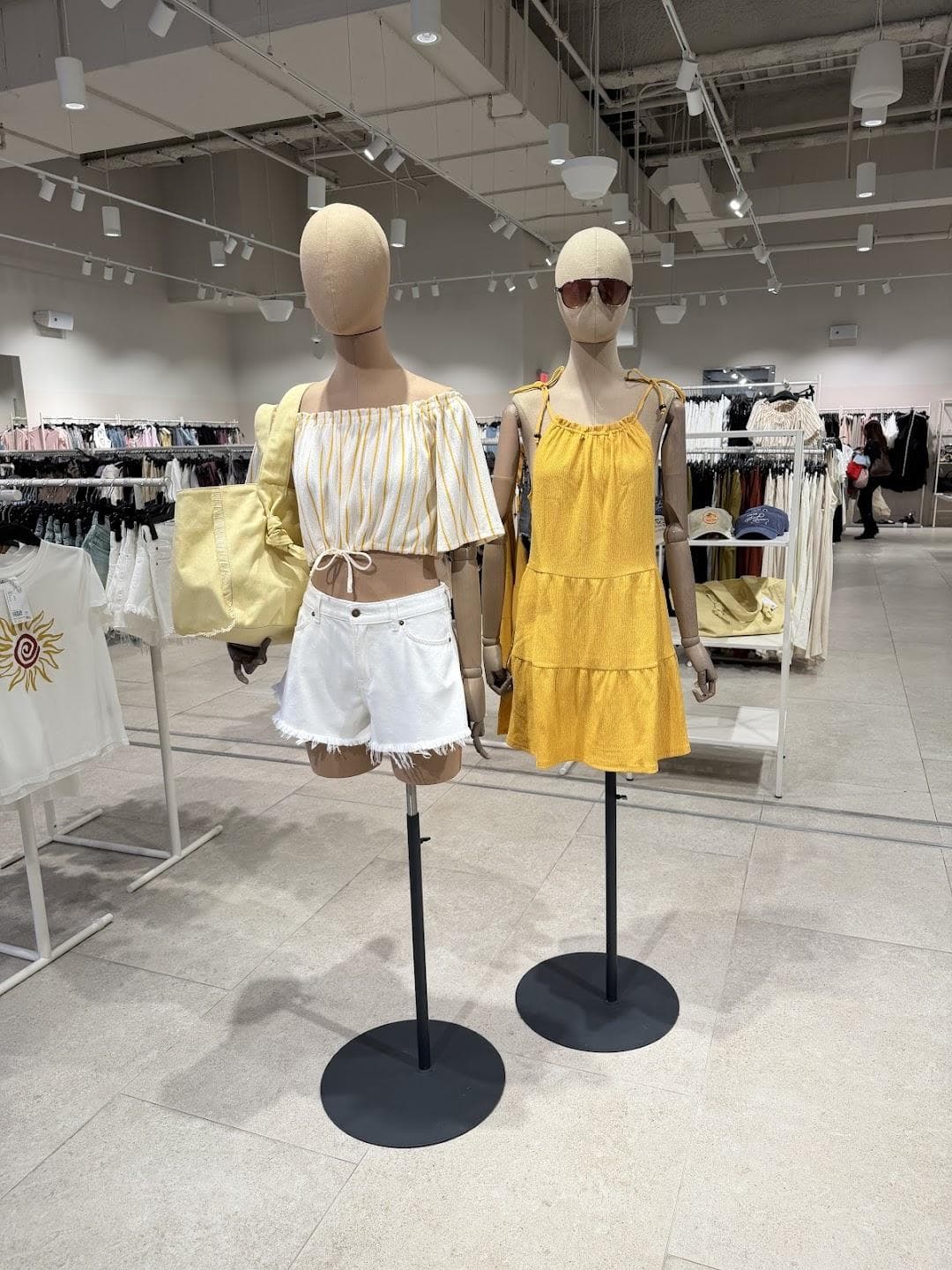 H&M photo 1