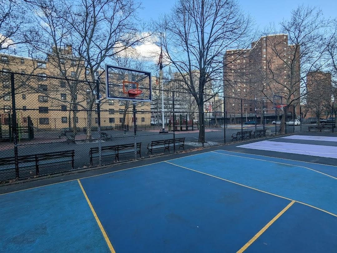Mae Grant Playground photo 2