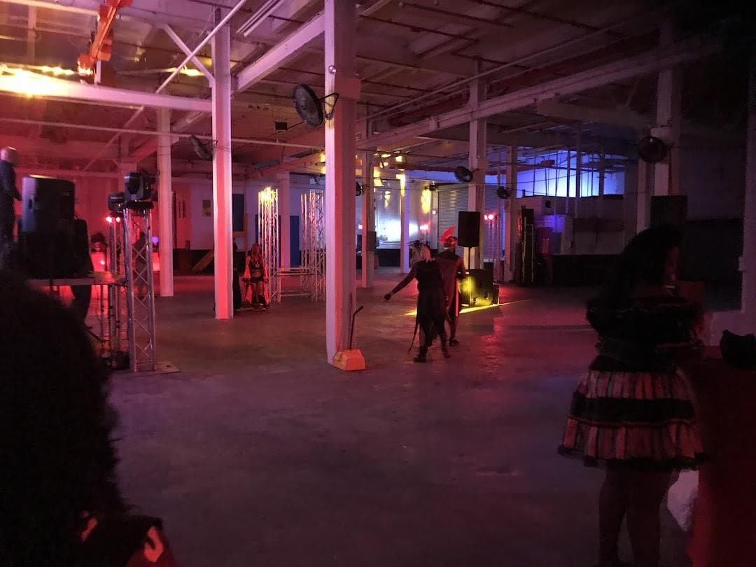 BROOKLYN WAREHOUSE photo 2